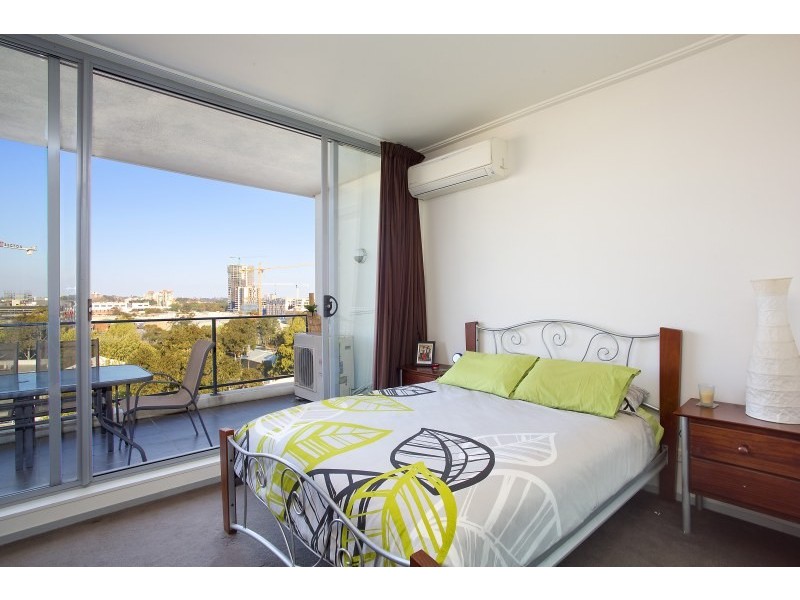 E903/3 Hunter Street, Waterloo NSW 2017