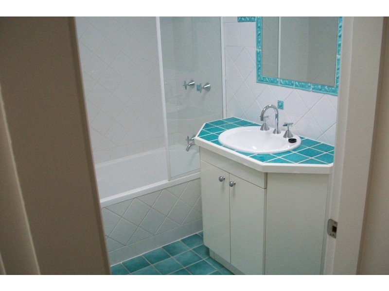 76 Brocks Lane, Newtown NSW 2042