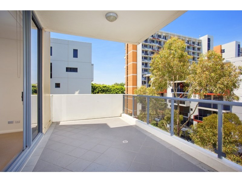 733/28 Danks Street, Waterloo NSW 2017