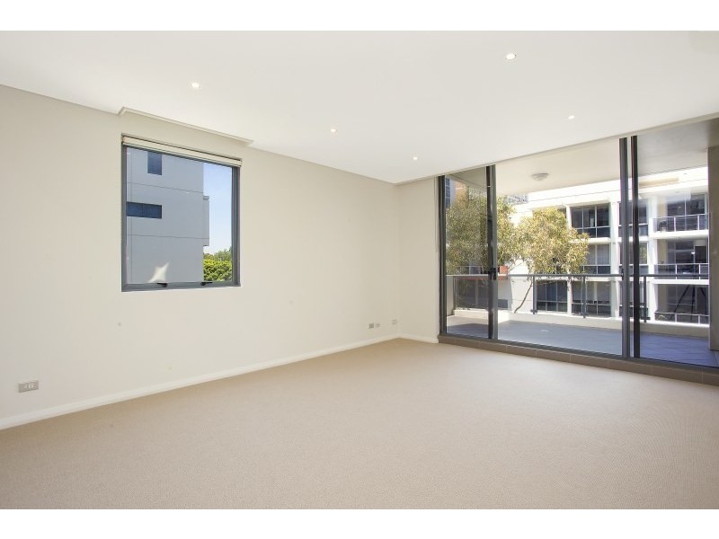 733/28 Danks Street, Waterloo NSW 2017