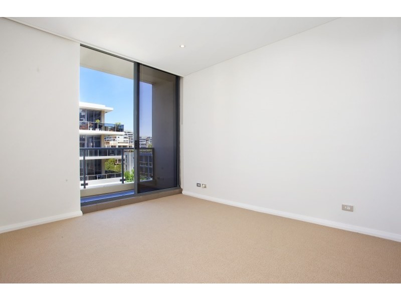 733/28 Danks Street, Waterloo NSW 2017