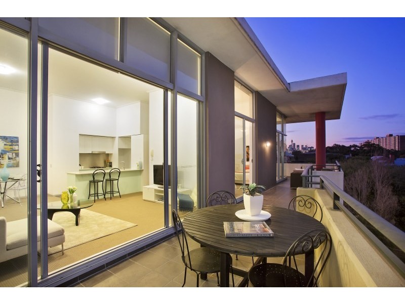 E806/3 Hunter Street, Waterloo NSW 2017