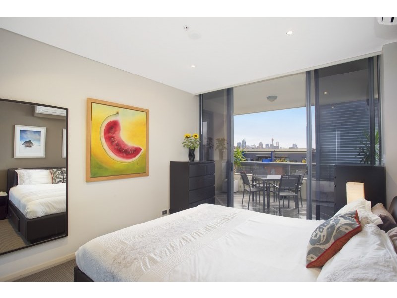 1038/7 Crescent Street, Waterloo NSW 2017