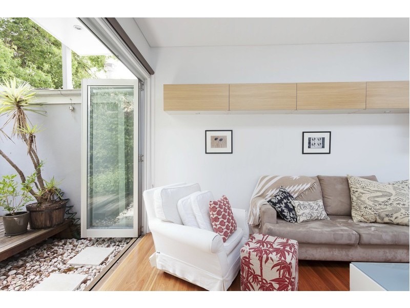 15 Zamia Street, Redfern NSW 2016