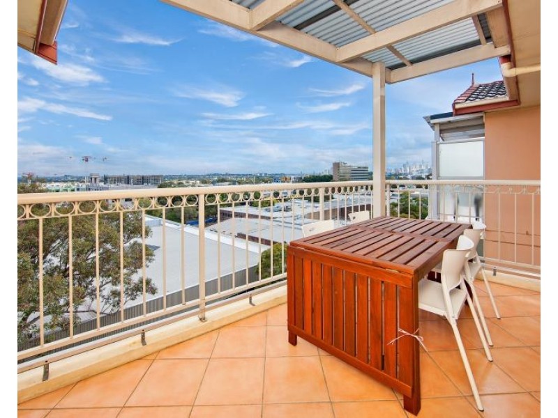 790/83 Dalmeny Avenue, Rosebery NSW 2018