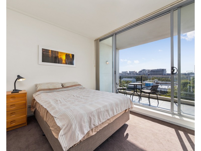 E902/3 Hunter Street, Waterloo NSW 2017