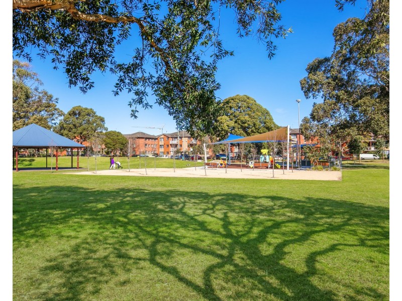 2/5 Longworth Avenue, Eastlakes NSW 2018