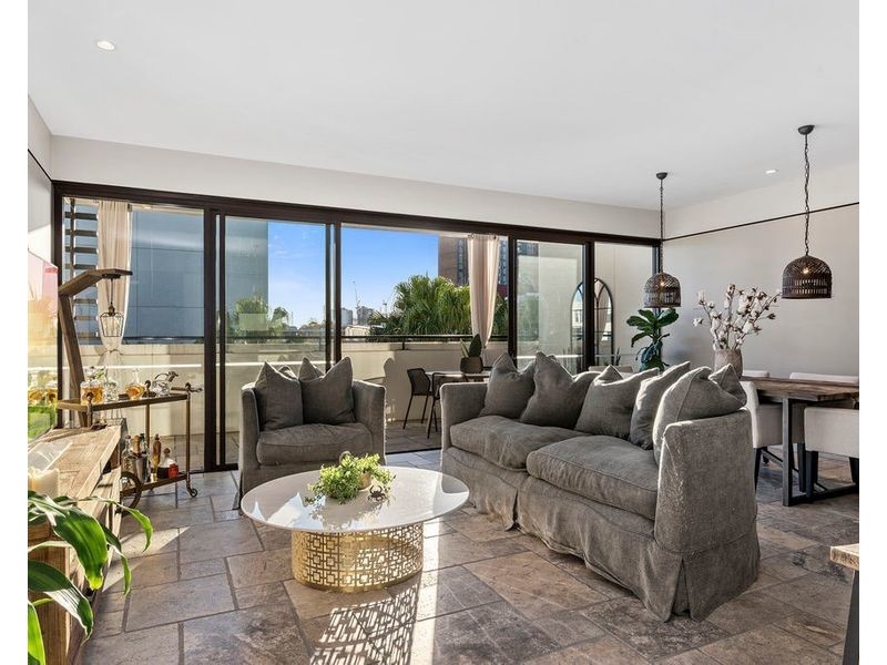 206/18 Danks Street, Waterloo NSW 2017