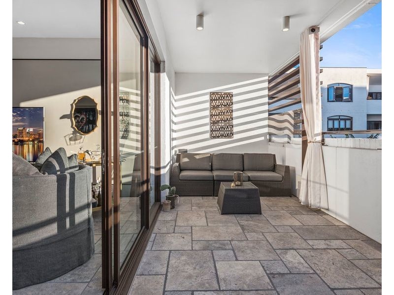 206/18 Danks Street, Waterloo NSW 2017