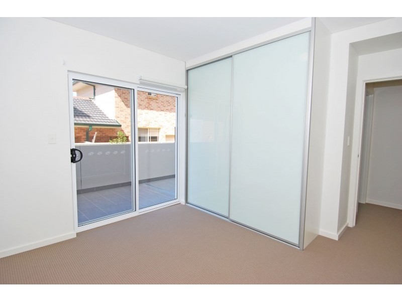 1/64-66 Flora Street, Kirrawee NSW 2232