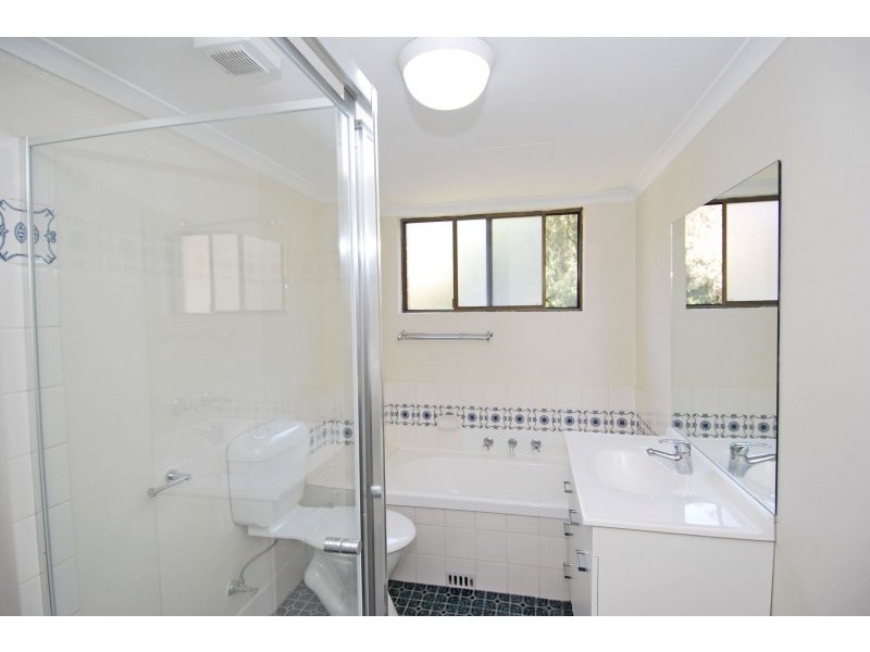 10/8-12 Railway Crescent, Jannali NSW 2226