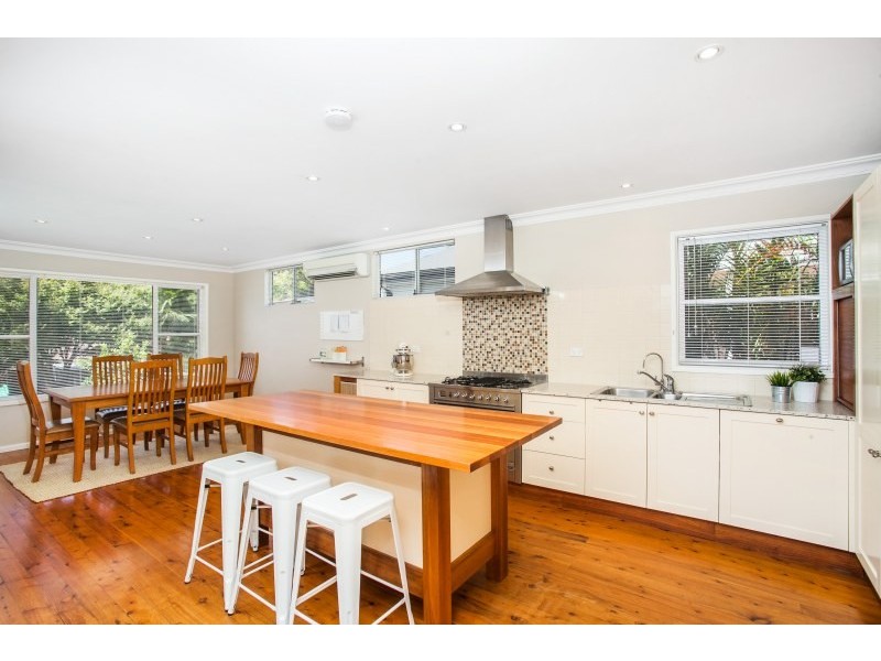 37 Wollun Street, Como NSW 2226