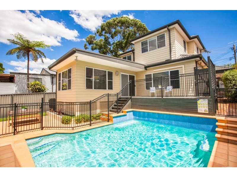 37 Wollun Street, Como NSW 2226
