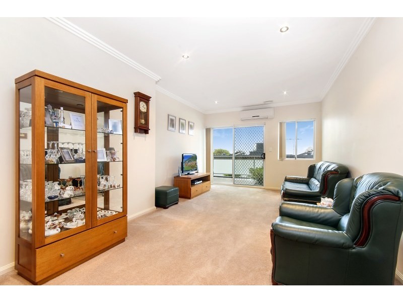 20/20-24 Walker Street, Helensburgh NSW 2508