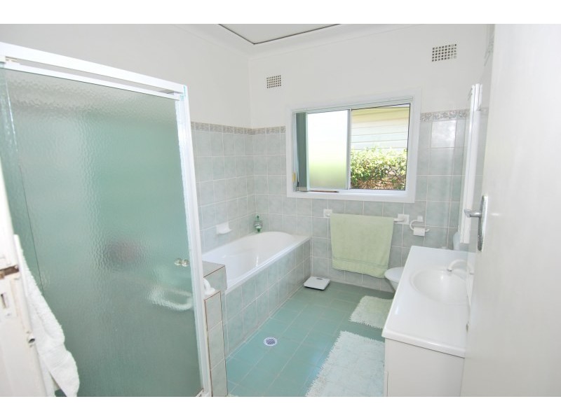 8 Ninth Avenue North, Loftus NSW 2232