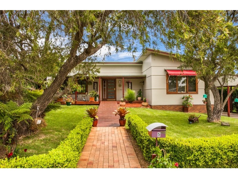 5 Coreen Avenue, Loftus NSW 2232