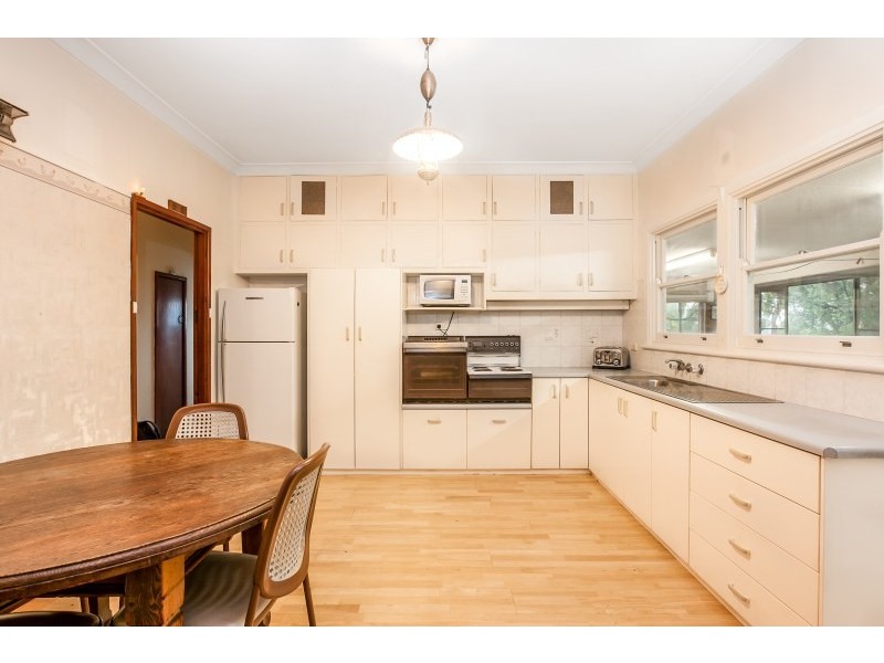 11 Leonay Street, Sutherland NSW 2232