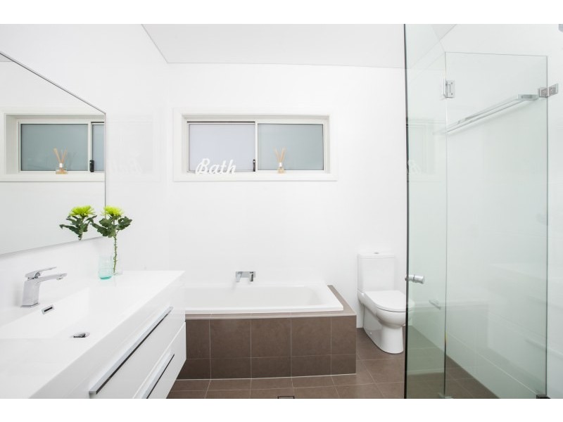 1 Sixth Avenue, Loftus NSW 2232