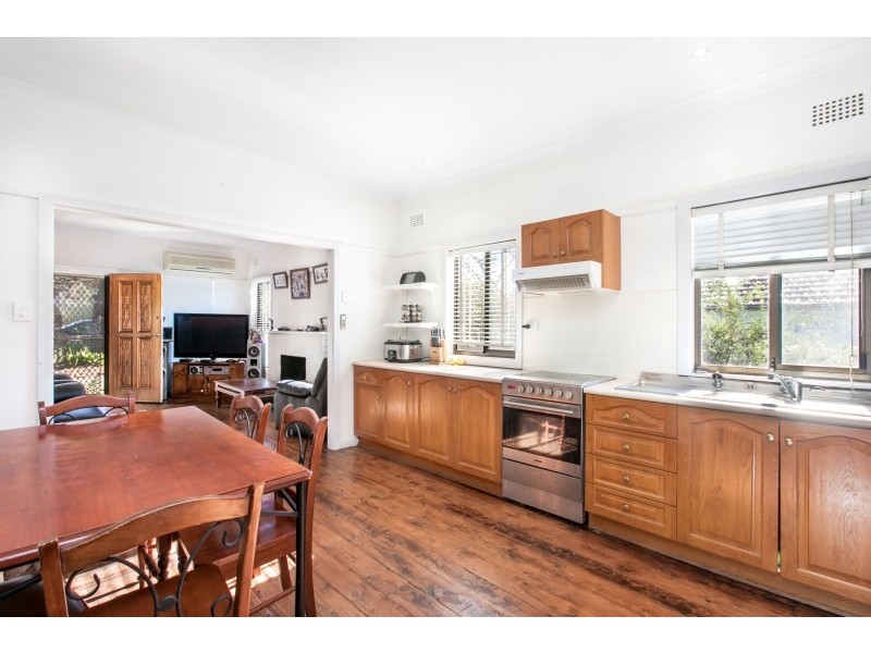 38 Oakwood Street, Sutherland NSW 2232