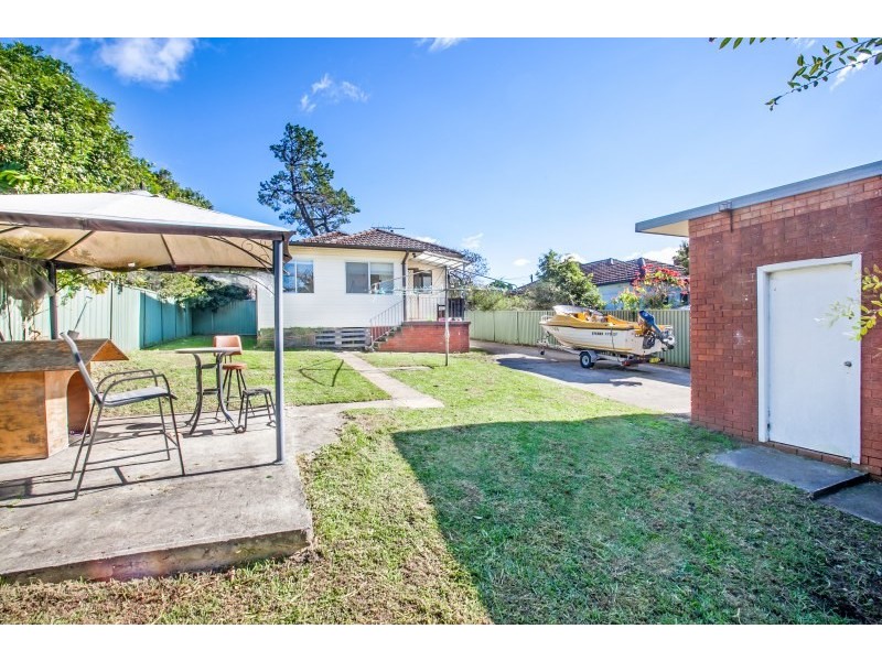 38 Oakwood Street, Sutherland NSW 2232