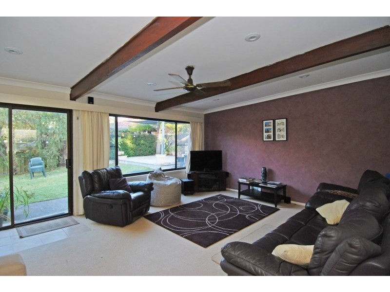 8 Hotham Road, Kirrawee NSW 2232