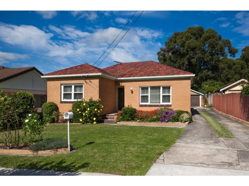 24 Durbar Avenue, Kirrawee NSW 2232