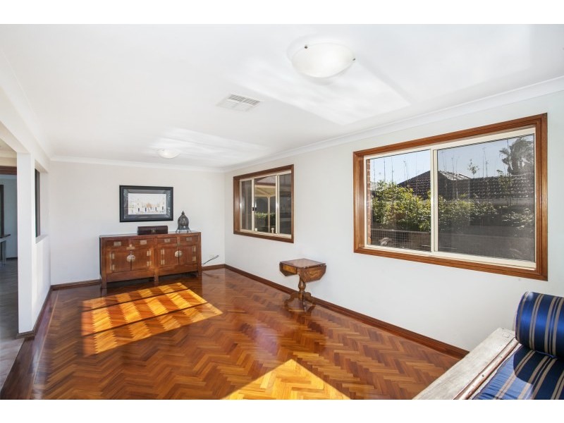 1 Evans Street, Como NSW 2226