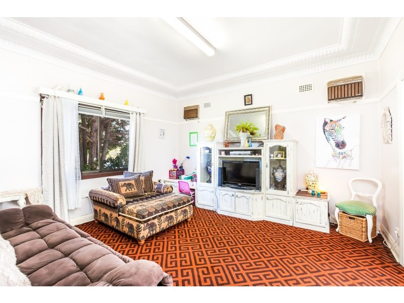 112 Railway Crescent, Jannali NSW 2226