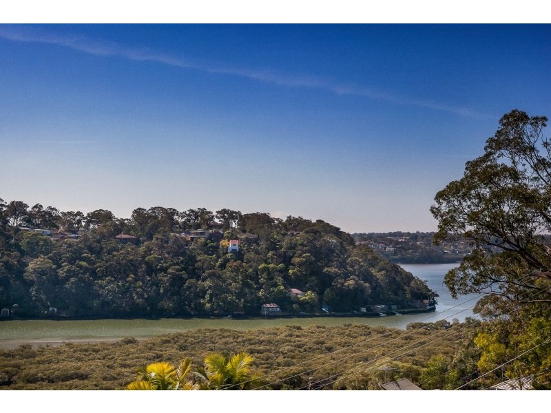 42 Central Avenue, Como NSW 2226