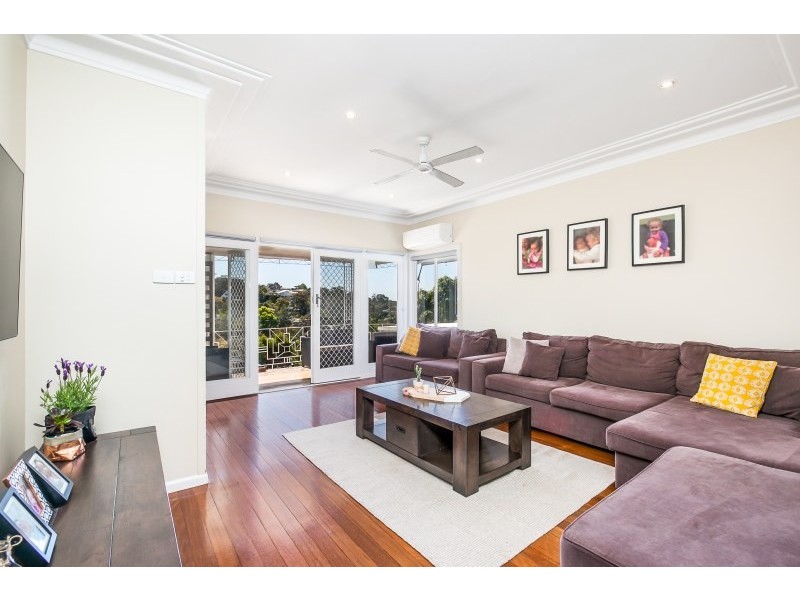 9 Warraba Street, Como NSW 2226