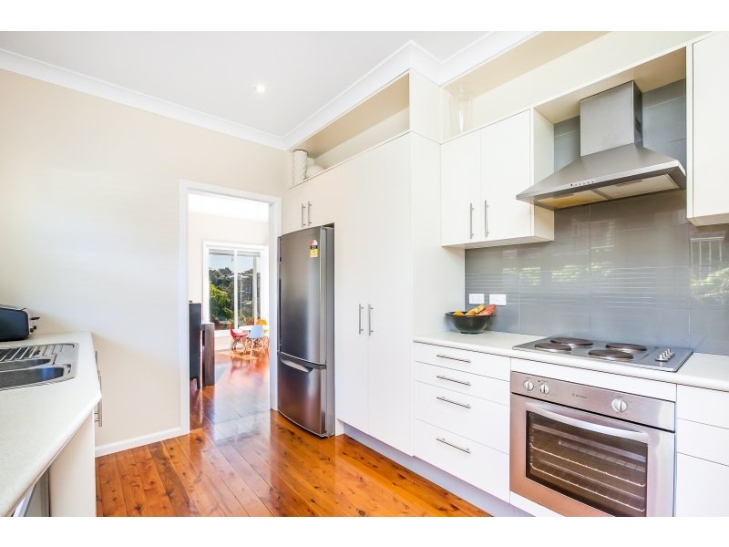 9 Warraba Street, Como NSW 2226