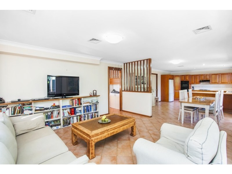 1 Evans Street, Como NSW 2226