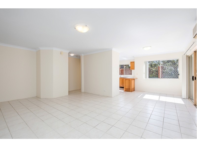 1/82-86 Toronto Parade, Sutherland NSW 2232