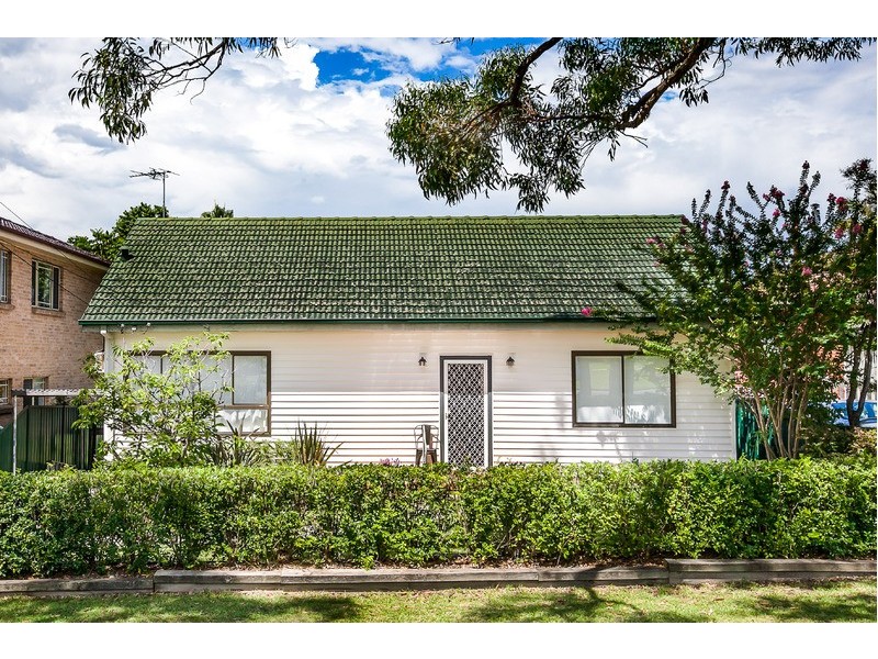 38 Acacia Road North, Kirrawee NSW 2232