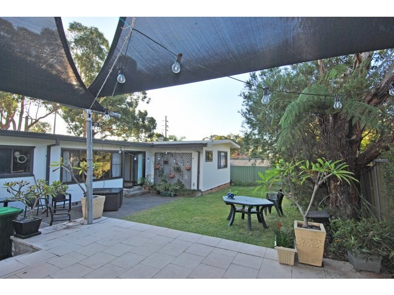 8 Hotham Road, Kirrawee NSW 2232