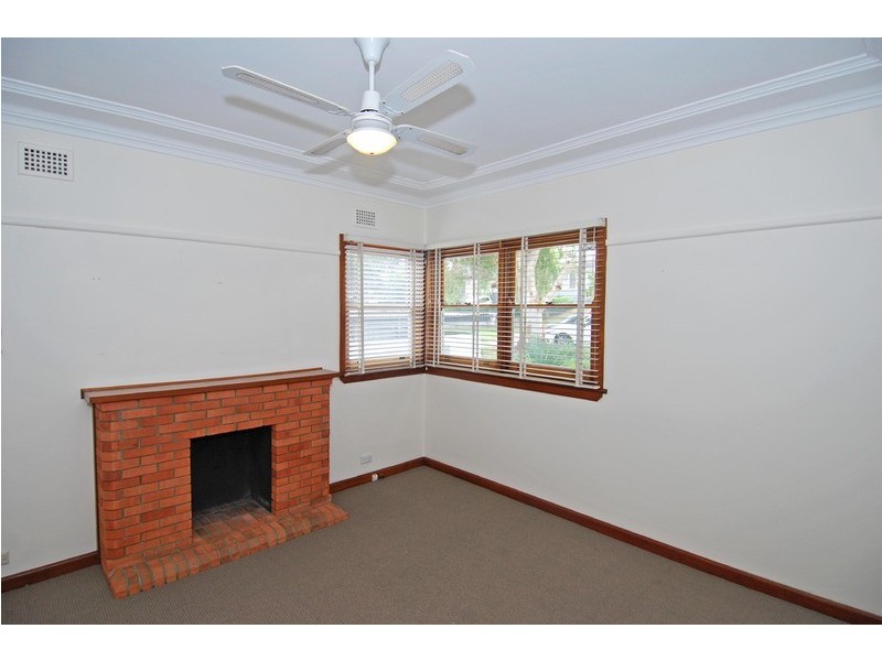 11 Girraween Avenue, Como NSW 2226
