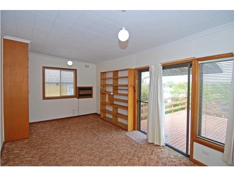 11 Girraween Avenue, Como NSW 2226