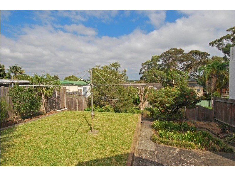 11 Girraween Avenue, Como NSW 2226
