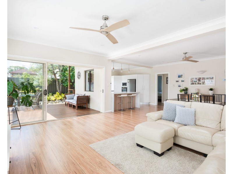 7 Lincoln Crescent, Bonnet Bay NSW 2226