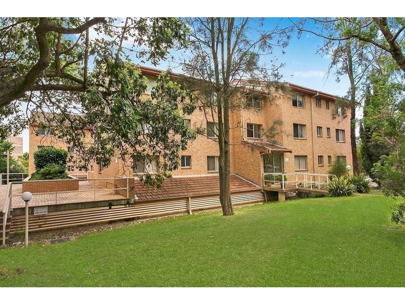 2/55 Glencoe Street, Sutherland NSW 2232