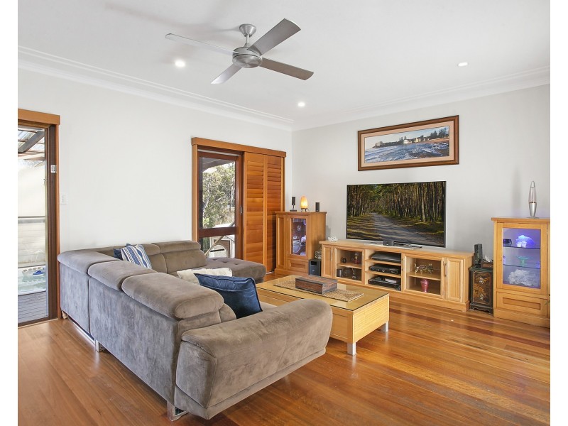14 Pollard Place, Kirrawee NSW 2232