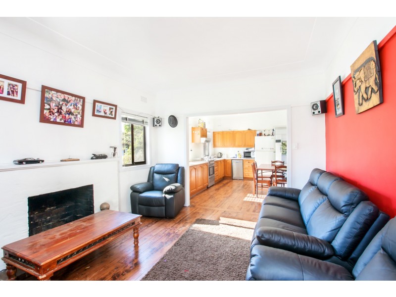 38 Oakwood Street, Sutherland NSW 2232