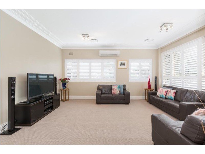 16 Bunarba Road, Gymea Bay NSW 2227