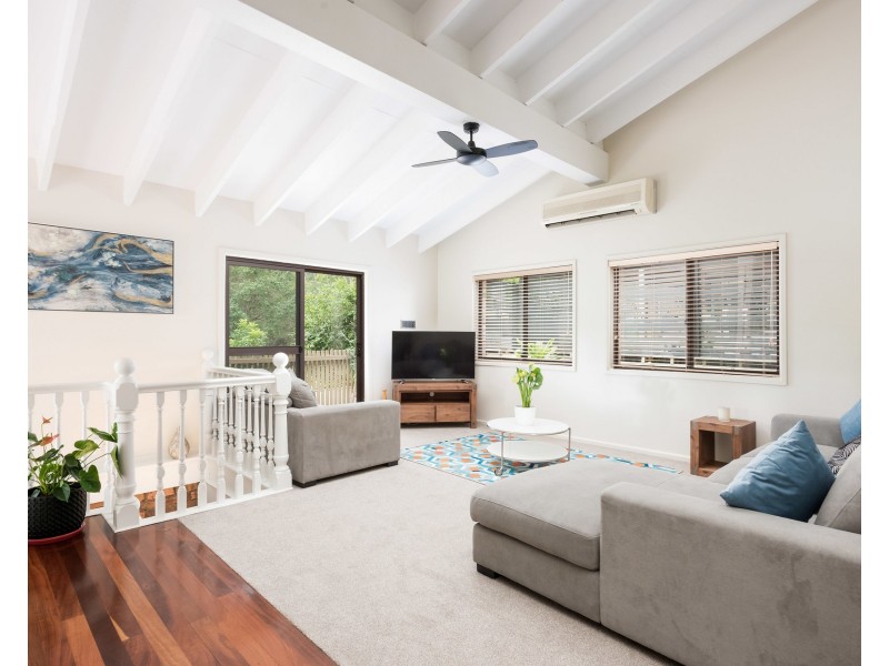 2 Tea Tree Place, Kirrawee NSW 2232