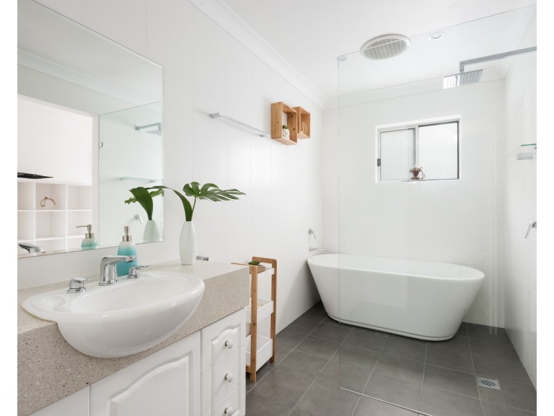 2 Tea Tree Place, Kirrawee NSW 2232