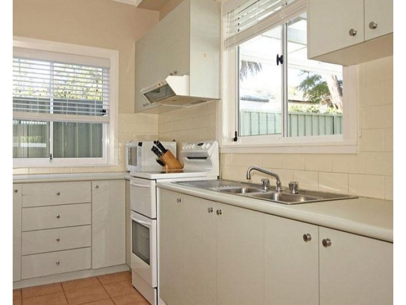 128 Waratah Street, Sutherland NSW 2232