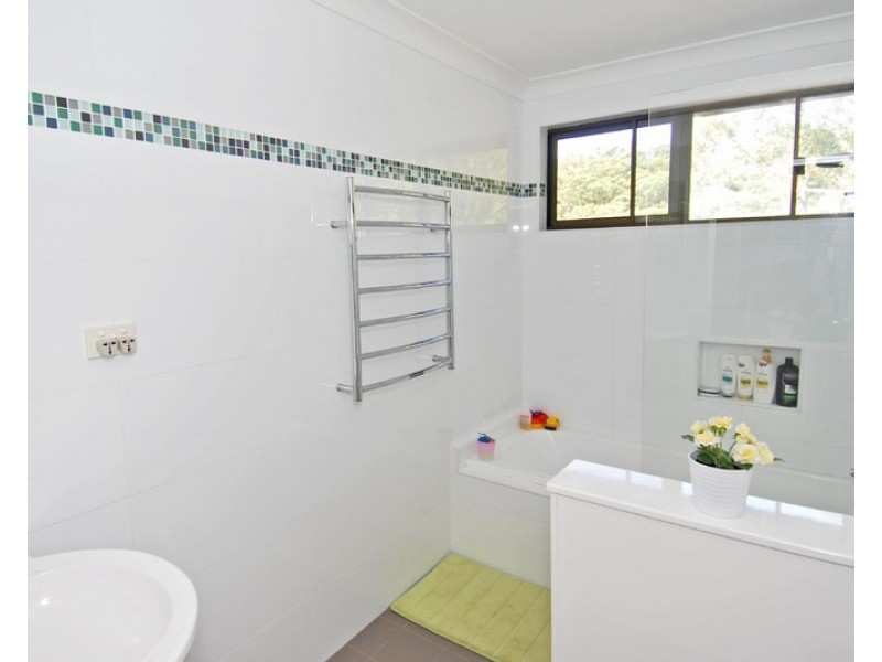 16 Upper Washington Drive, Bonnet Bay NSW 2226