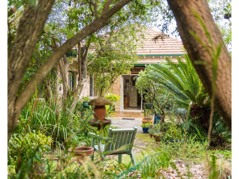 5 Erang Street, Carss Park NSW 2221