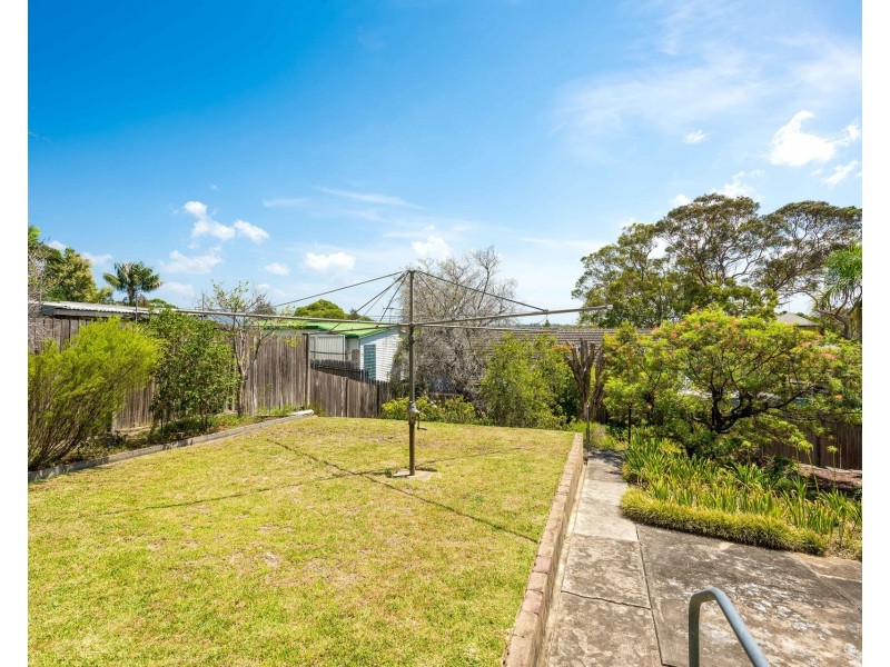 11 Girraween Avenue, Como NSW 2226