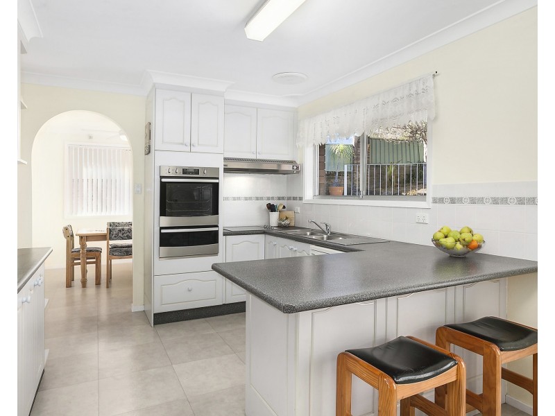 37 Lincoln Crescent, Bonnet Bay NSW 2226